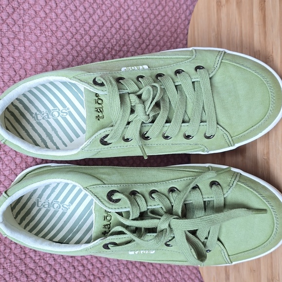 Taos Moc Star 2 Green Lace-Up Sneakers - Picture 13 of 13